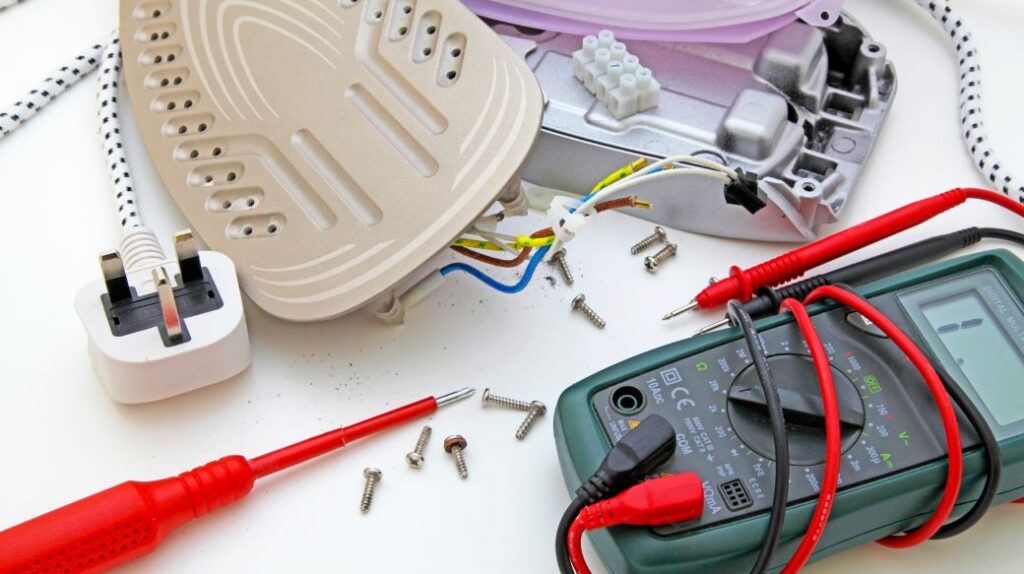 Máy 110V cắm điện 220V có sao không?