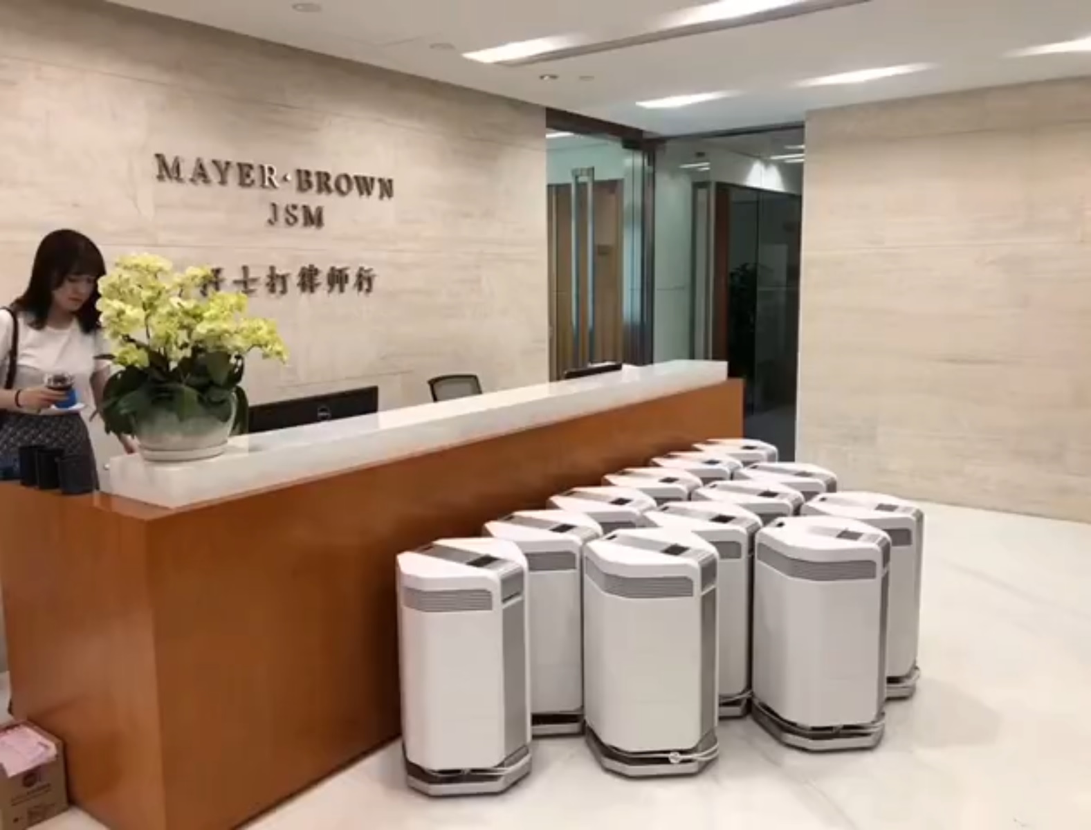 MAYER BROWN lựa chọn máy lọc không khí cho công ty - AirProce AI 600