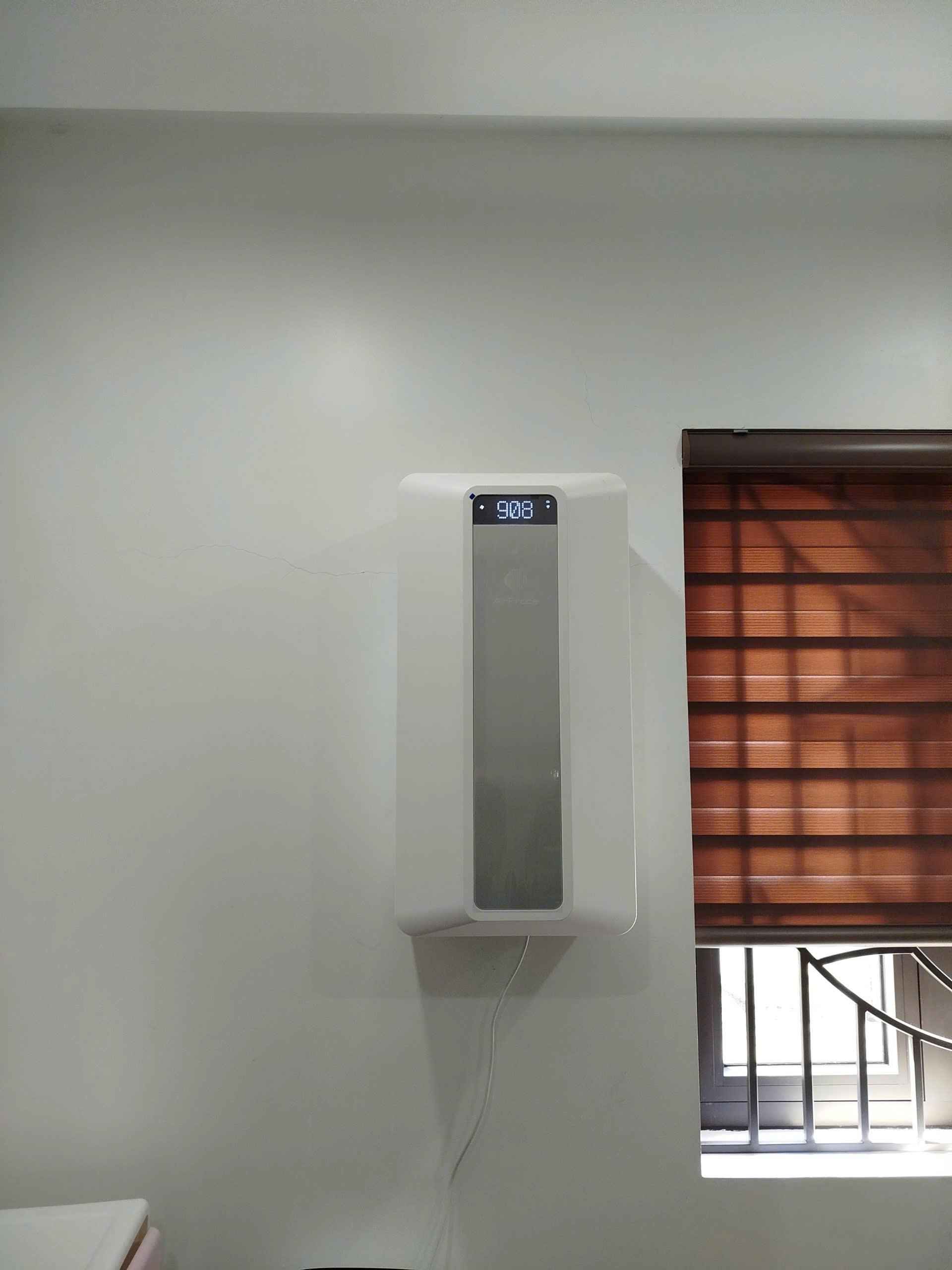 Máy cấp khí tươi AC 160 có thể treo tường hoặc để đất 