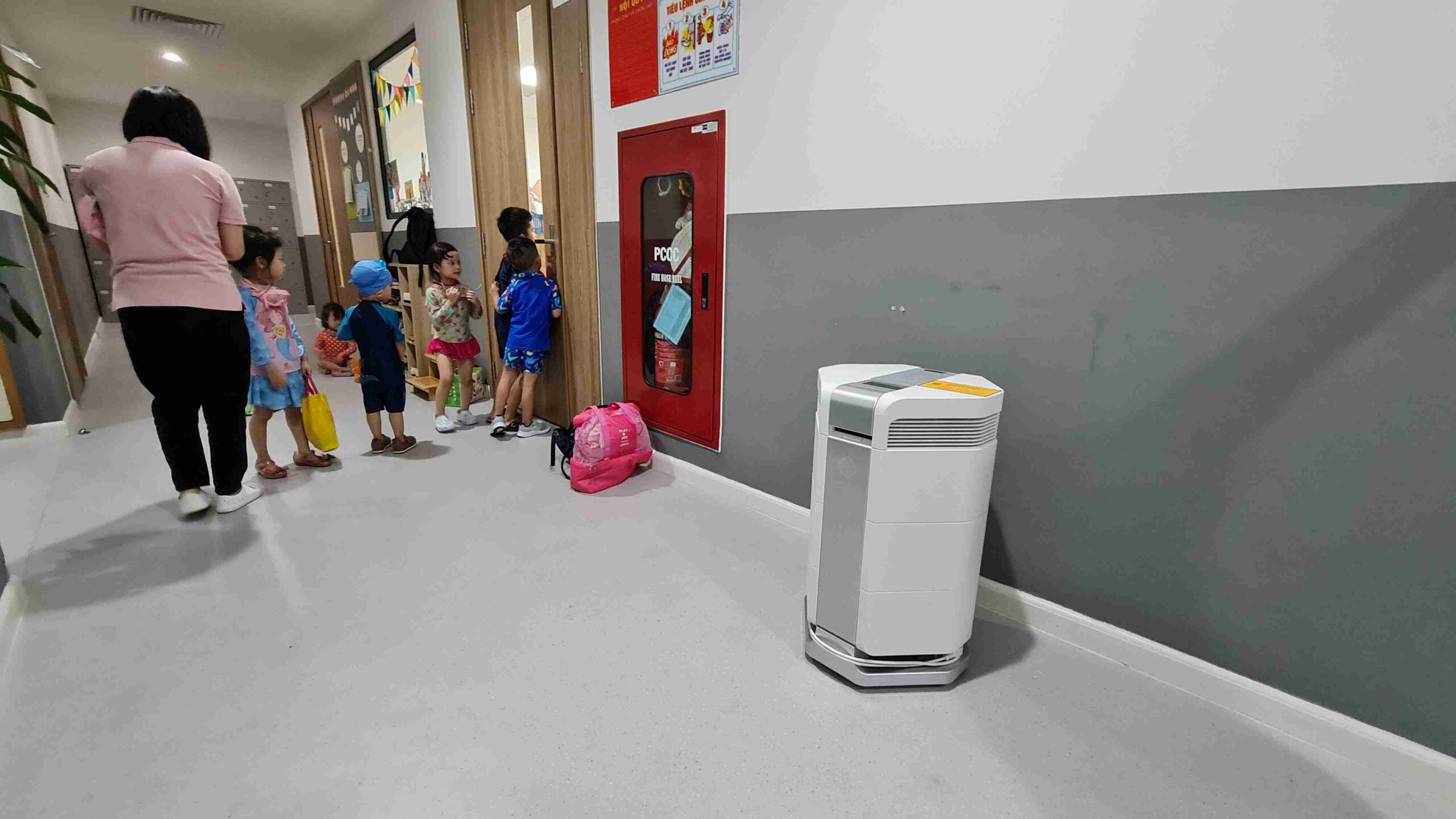 Trường Quốc Tế Sakura Và Giải Pháp Máy Lọc Không Khí Cho Trường Mầm Non Toàn Diện 5 Máy lọc không khí cho trường mầm non Sakura- Airproce AI 300