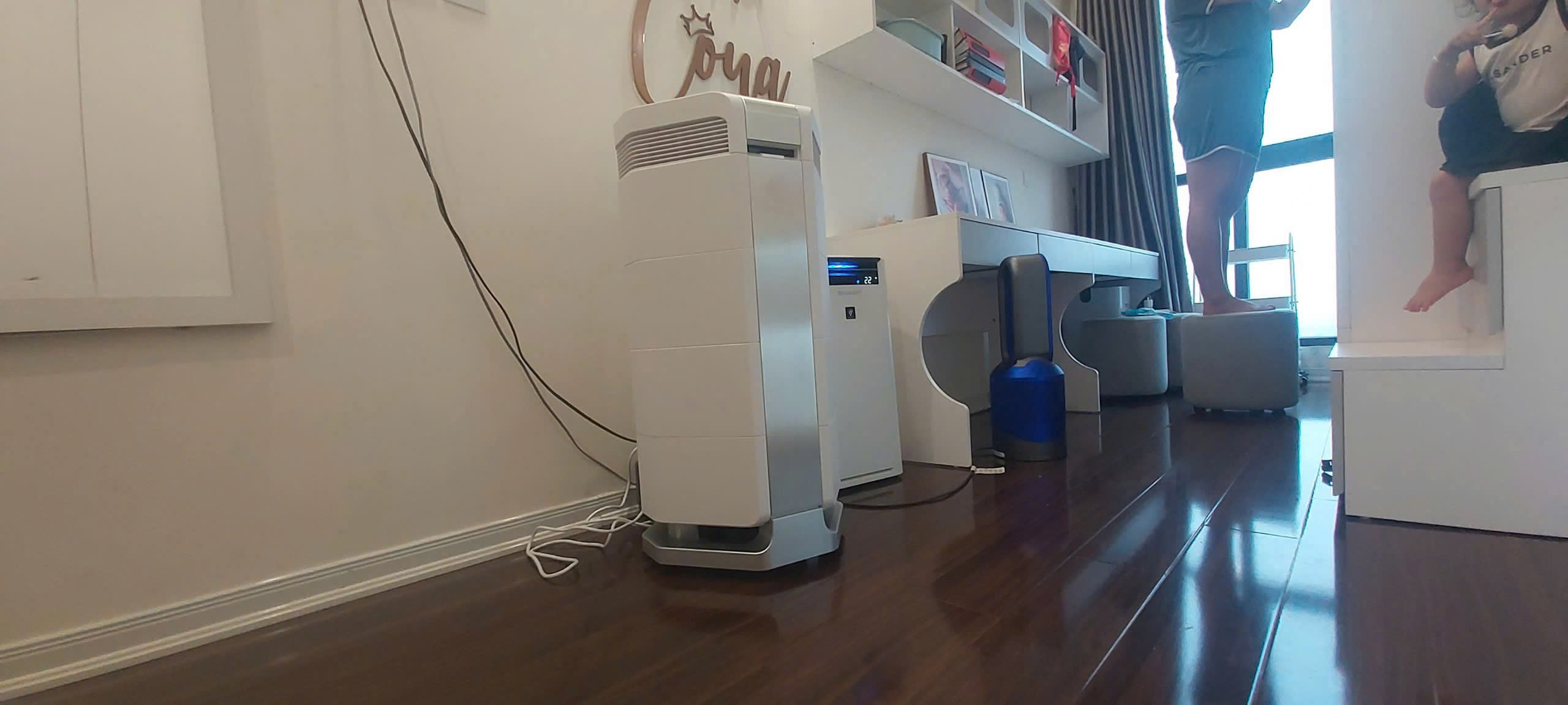 Giấy dán gỗ MDF có bền không? Có nên dùng thay bề mặt hoàn thiện truyền thống? 4 AirProce AI-600 – Phù hợp căn hộ sử dụng nhiều nội thất MDF phủ giấy dán gỗ MDF