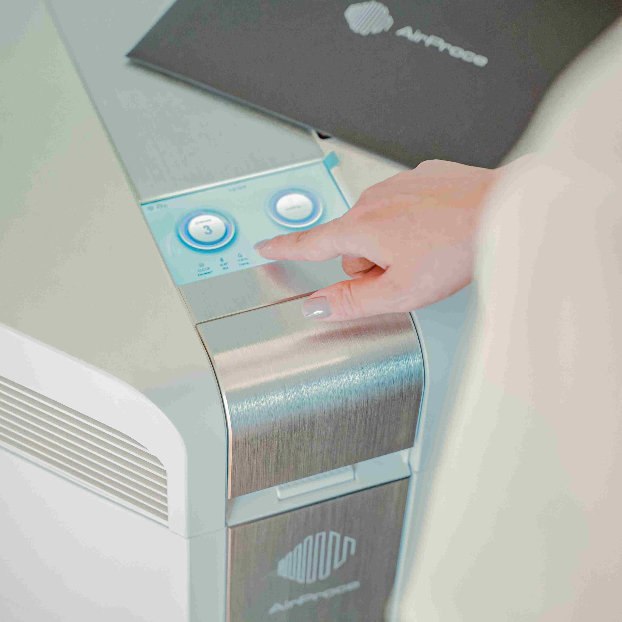 Điều chỉnh máy lọc không khí AI 600 qua ứng dụng tích hợp