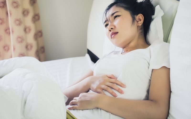 hít quá nhiều mùi sơn móng tay gây đau đầu, buồn nôn