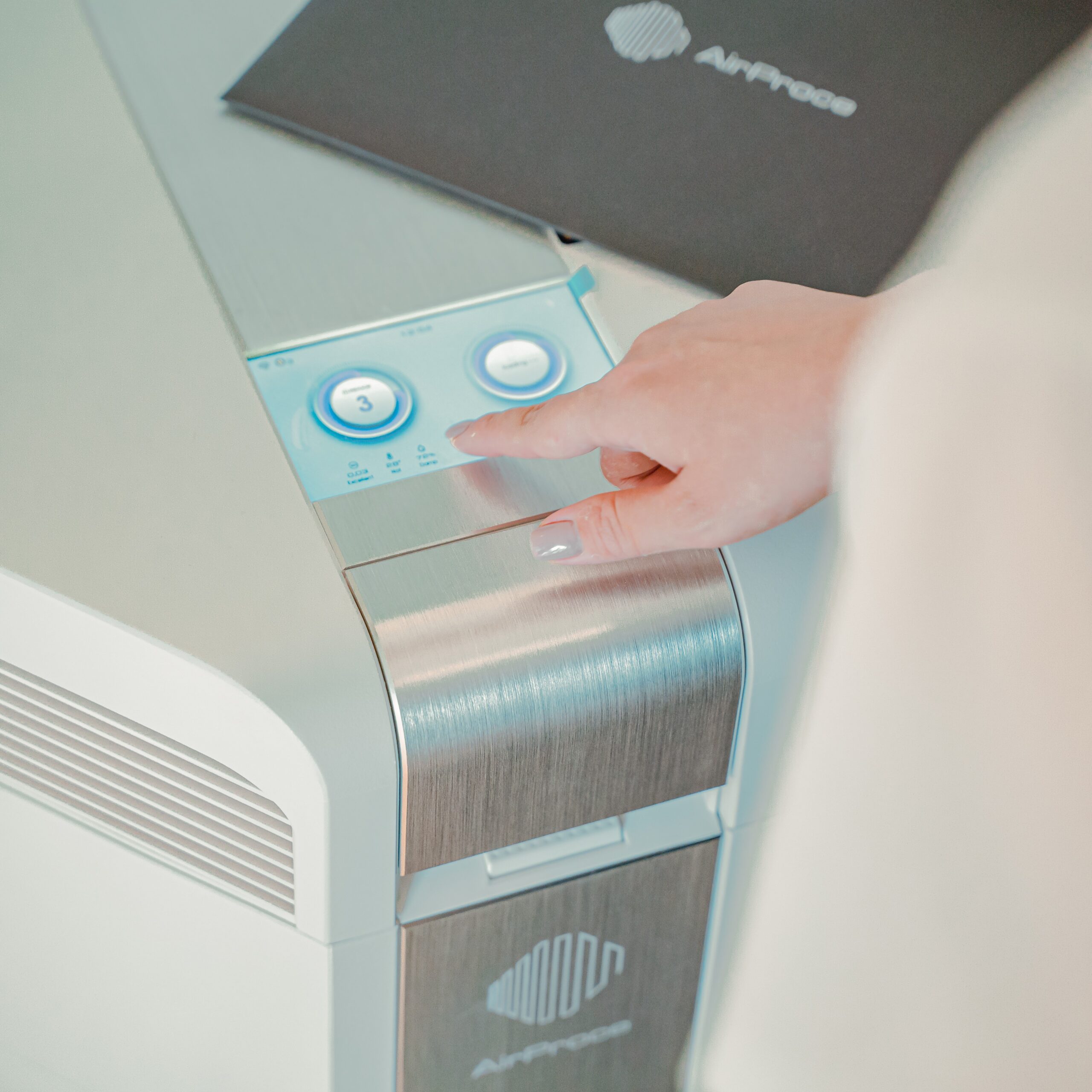 Bệnh mùa nồm: các bệnh thường gặp và cách phòng tránh 6 Máy sử dụng động cơ EC cao cấp của EBM Papst có tuổi thọ cao