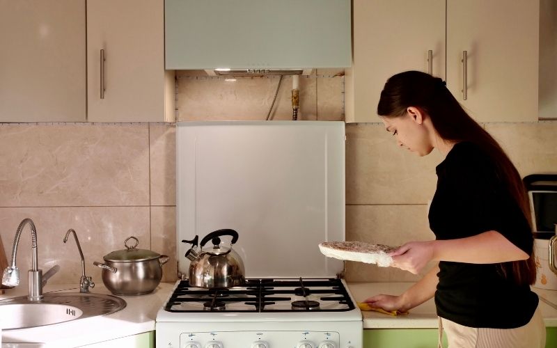 Quan sát các dấu hiệu bất thường của cơ thể và không gian sống