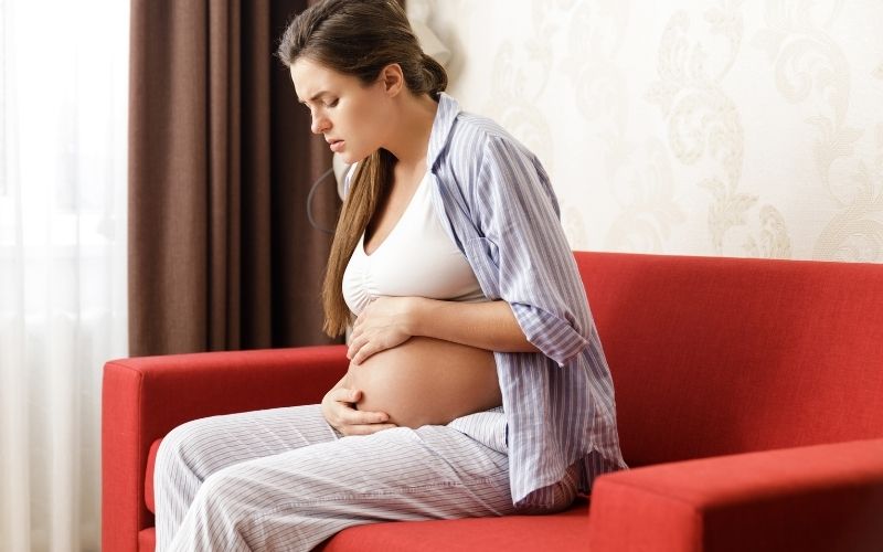 Bà bầu bị khó thở hụt hơi 3 tháng giữa có nguy hiểm không? 4 Tư thế sinh hoạt chưa phù hợp