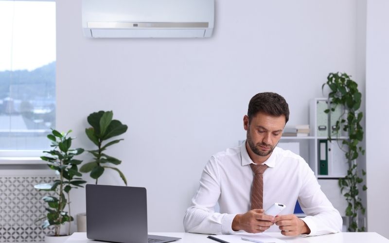 Duy trì độ ẩm phù hợp để tránh khô da, khô họng