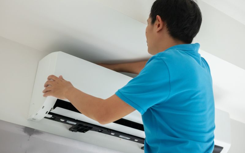 Vệ sinh điều hoà định kỳ để hạn chế vi khuẩn