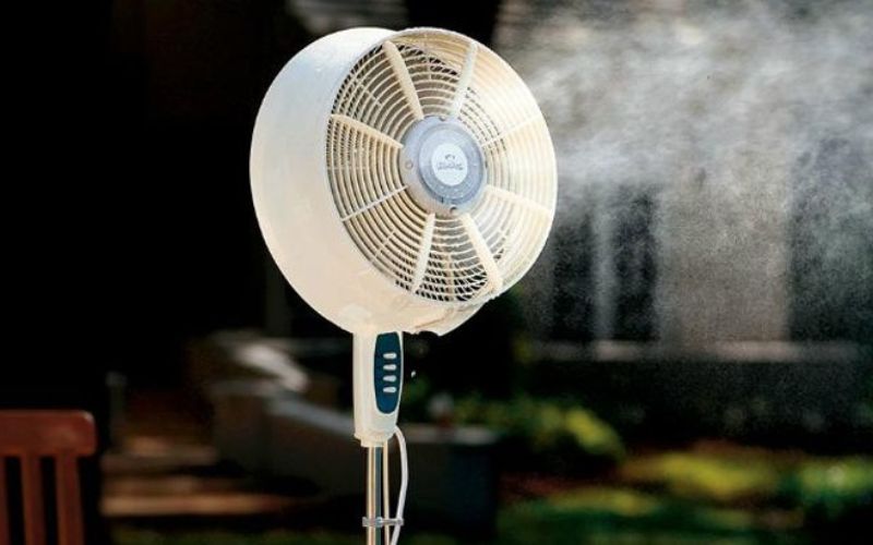 Dùng máy phun sương trong phòng điều hoà có tốt không?