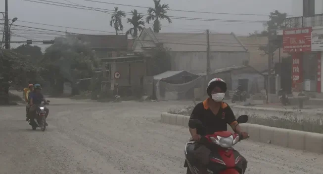 Có nên đầu tư máy lọc không khí cho nhà mặt đường không?