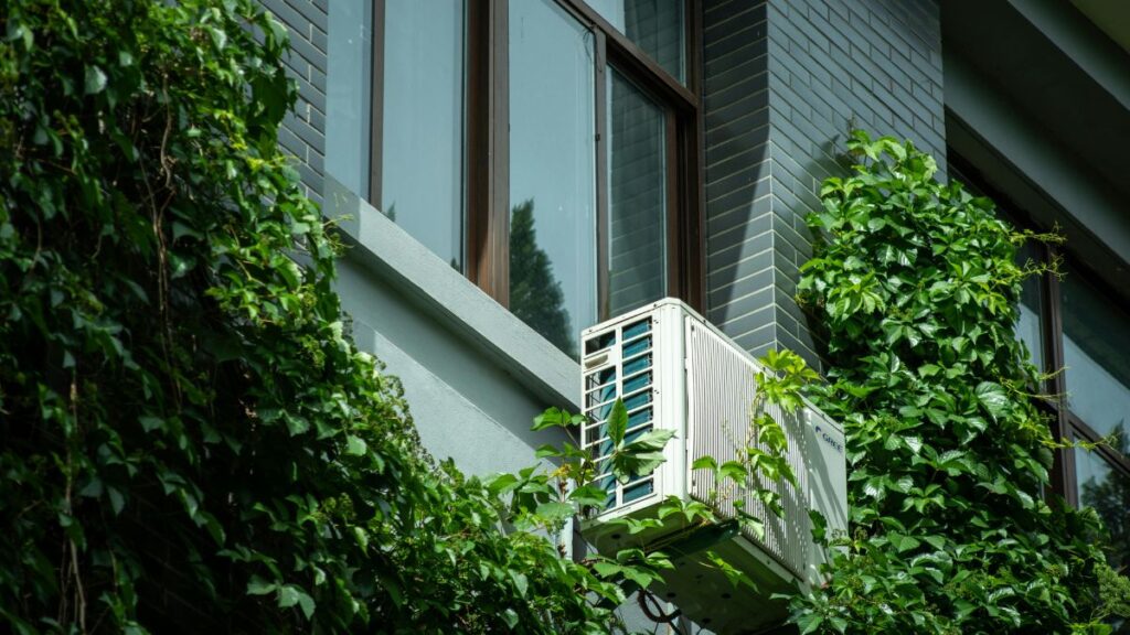 phòng điều hoà có nên đóng kín cửa