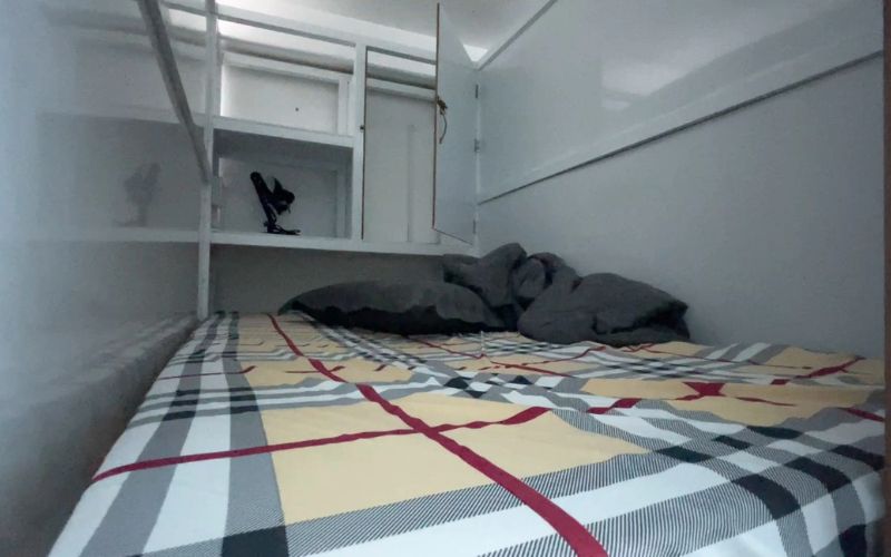 Phòng ngủ bí bách có nên dùng máy lọc không khí không?