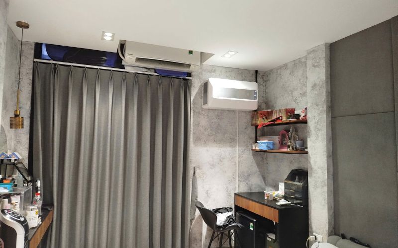 Mở cửa phòng để lưu thông khí