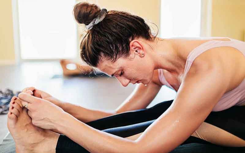 Tác hại có thể gặp nếu tập yoga trong phòng điều hoà sai cách